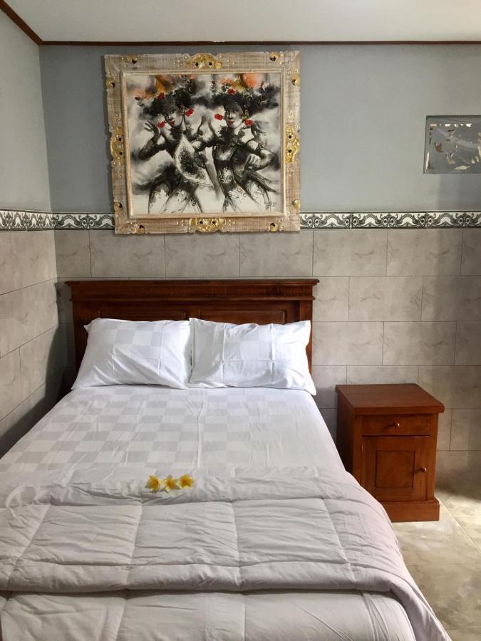 Raditya Homestay Mambat 外观 照片