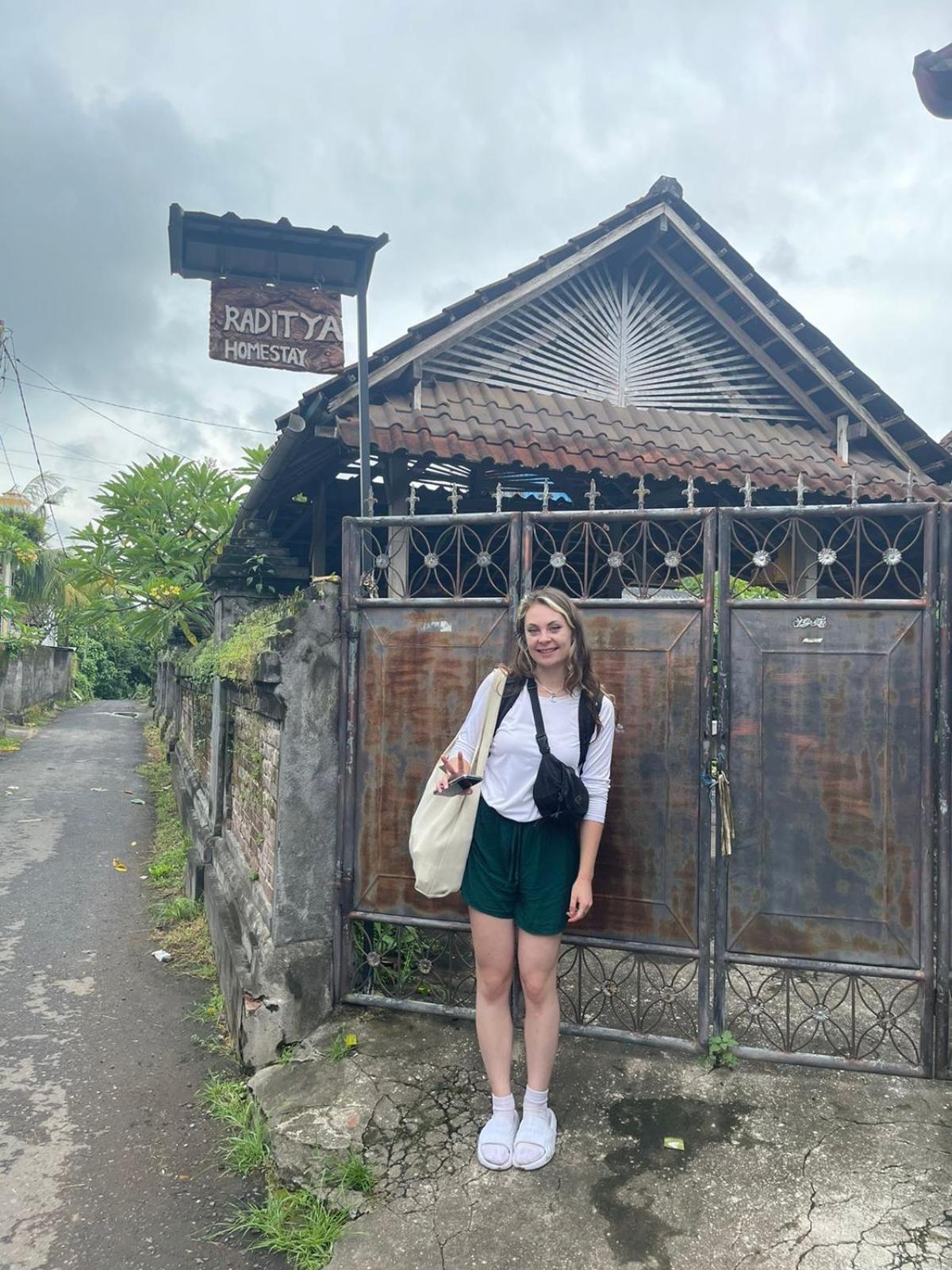 Raditya Homestay Mambat 外观 照片