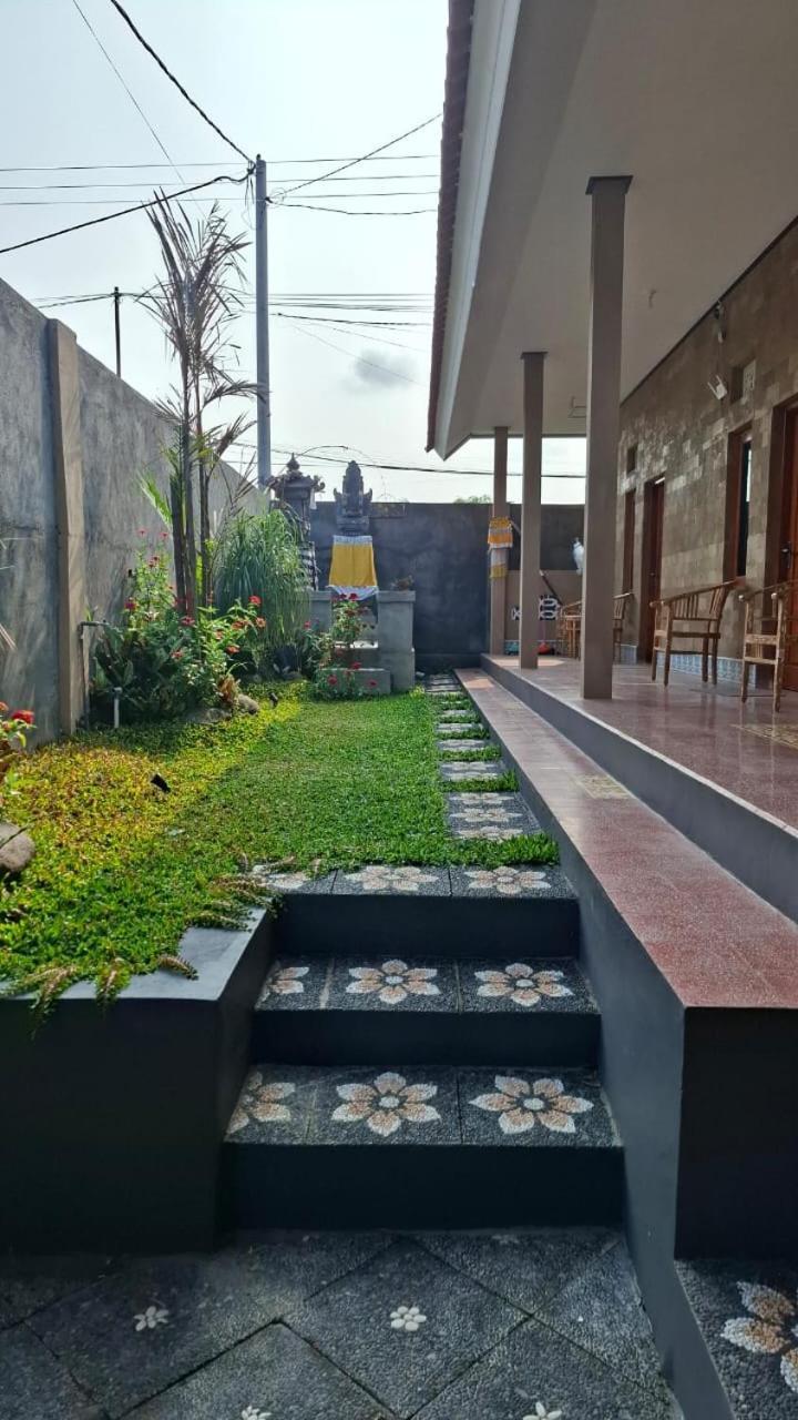 Raditya Homestay Mambat 外观 照片